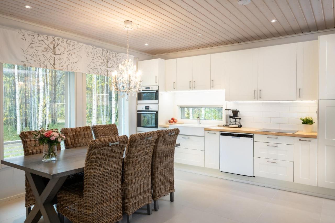 Luxurious Villa Kinos With Jacuzzi 로바니에미 외부 사진