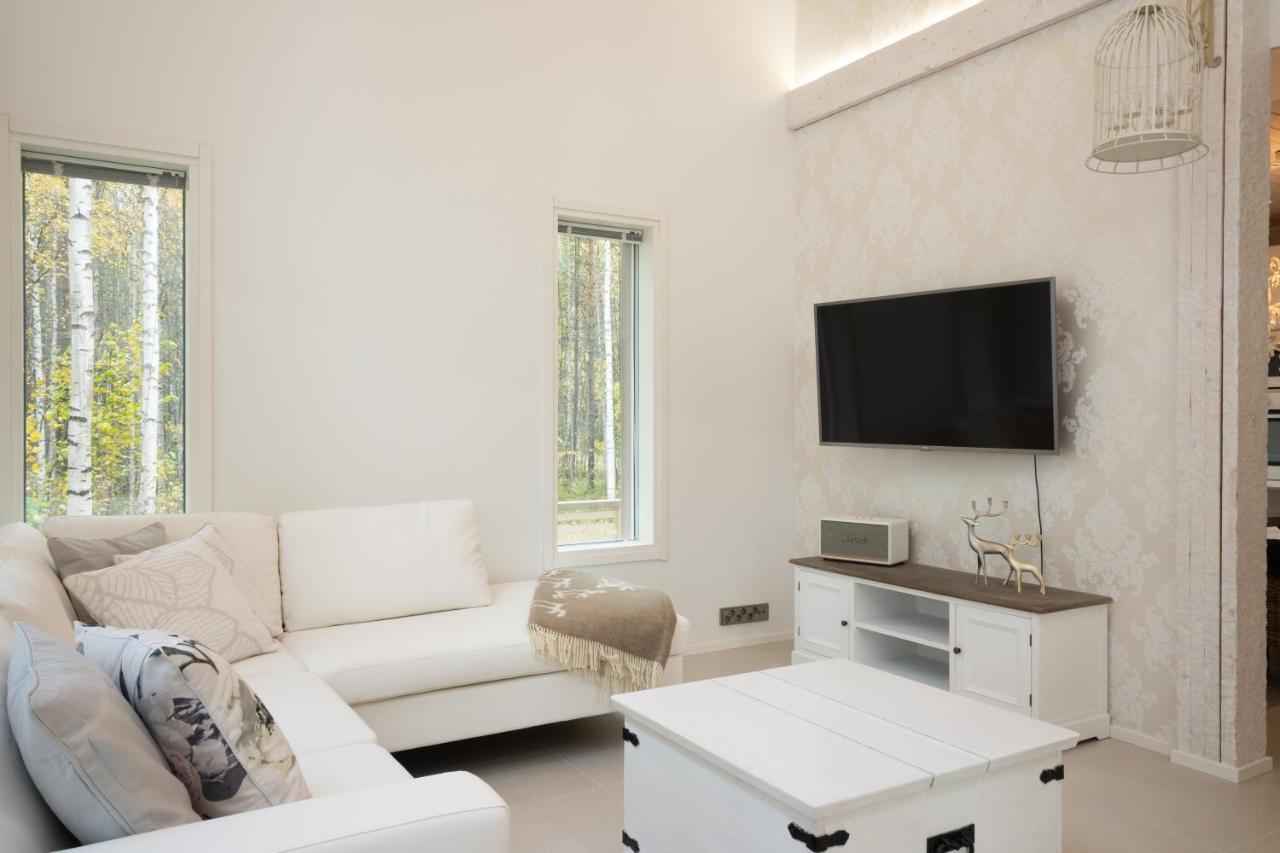 Luxurious Villa Kinos With Jacuzzi 로바니에미 외부 사진